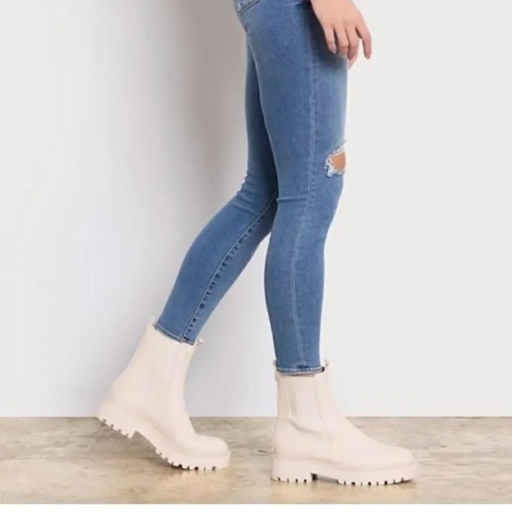 NEW Sam Edelman Women’s Laguna Boots Color Ivory $170